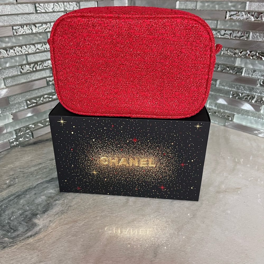 Chanel limited edition pouch - Picture 2 of 4
